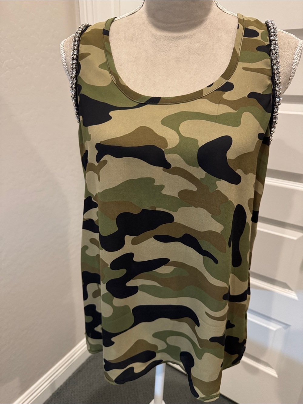 Gianni Bini Olive Green Camo Sleeveless Tank